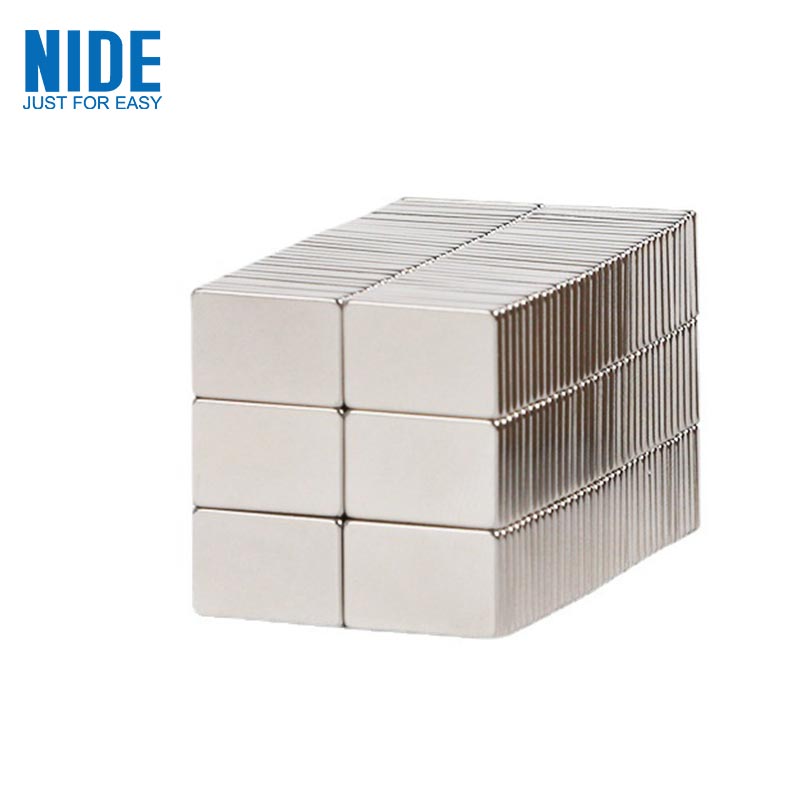 Kusog nga Neodymium Magnets Bar Sintered NdFeB Magnet